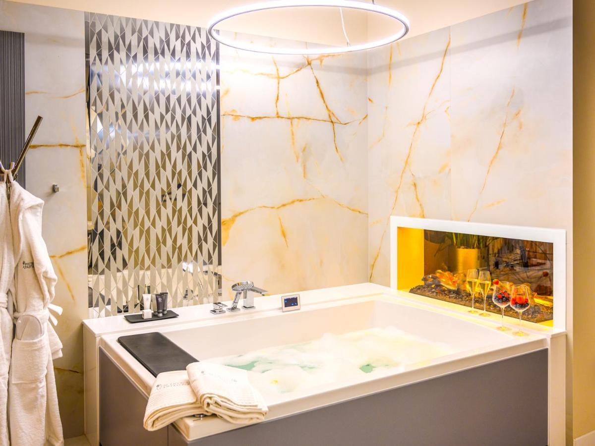 Pietryna Apartments Luxury - Sauna , Jacuzzi , Bezposrednio Przy Ul Piotrkowskiej Łódź Esterno foto